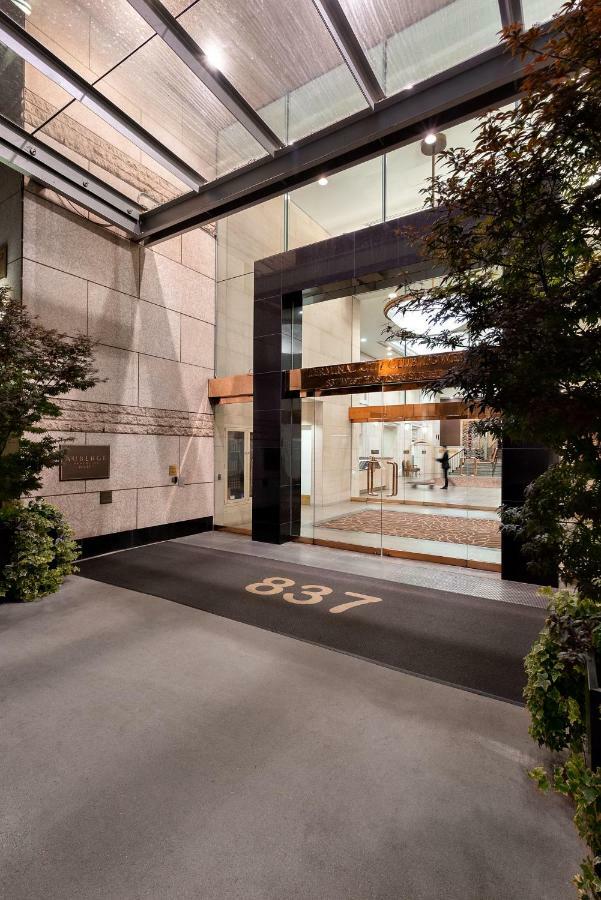 Auberge Vancouver Hotel Экстерьер фото